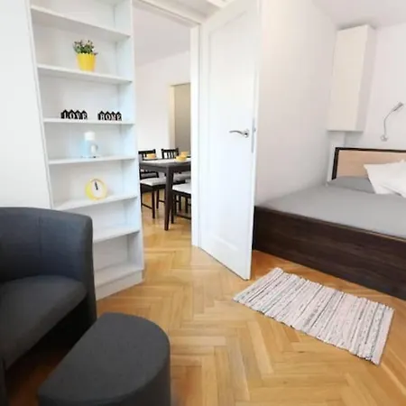 Old Town - Two Bedrooms - Swietojerska